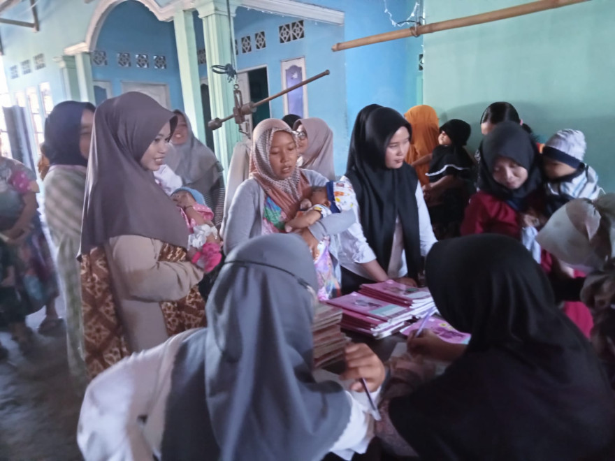 Album : KEGIATAN POSYANDU DI BG LAWANG